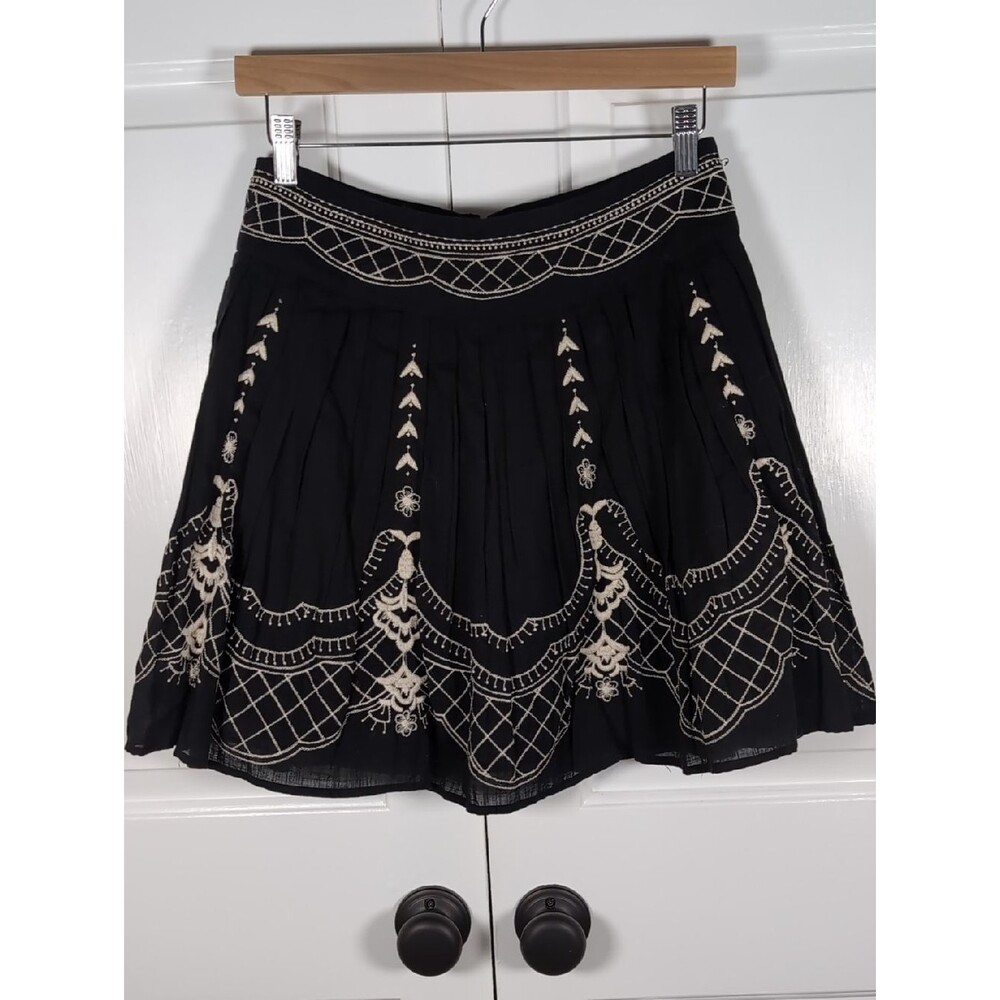 Forever 21 Black Embroidered Mini Skirt Boho Coquette Aesthetic Scalloped Hem S